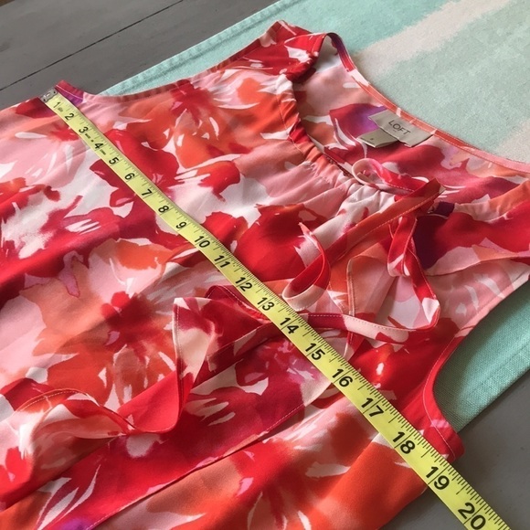 Ann Taylor LOFT Factory Floral Sleeveless Ruffle Tie Neck Top Small - Picture 9 of 10